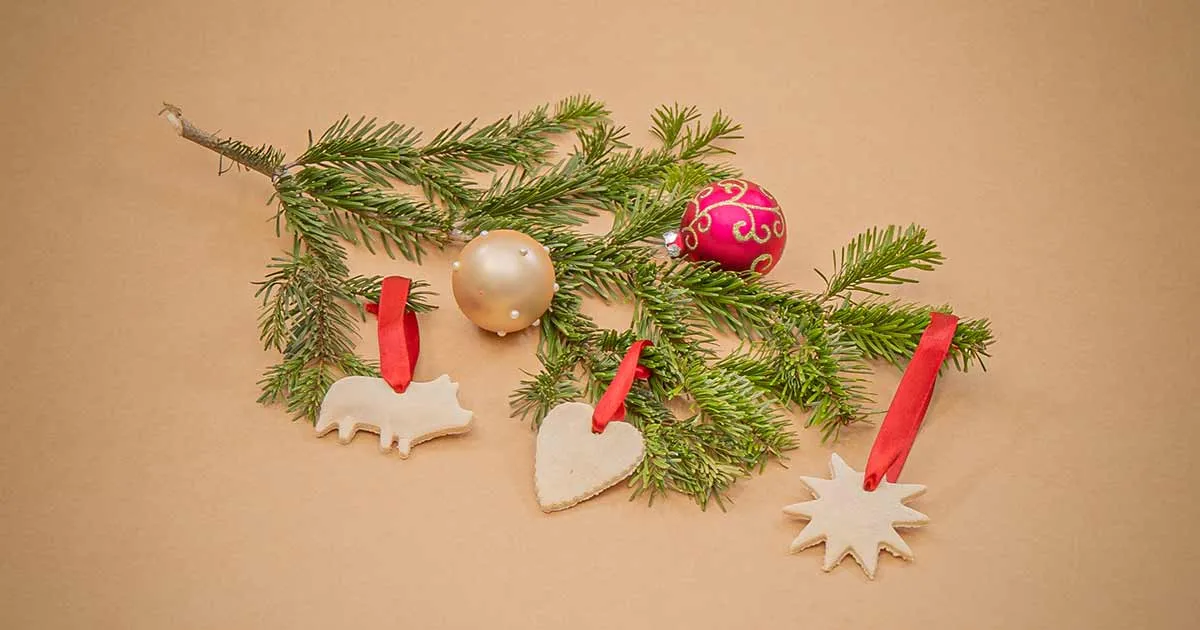 Bambo-Nature-Happy-Holidays-DIY-salt-dough-ornaments